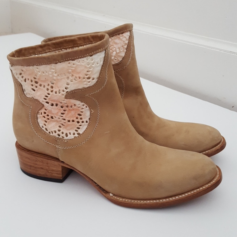 🛑SOLD🛑Freebird by Steven Leather Lace Boot - Picture 1 of 8